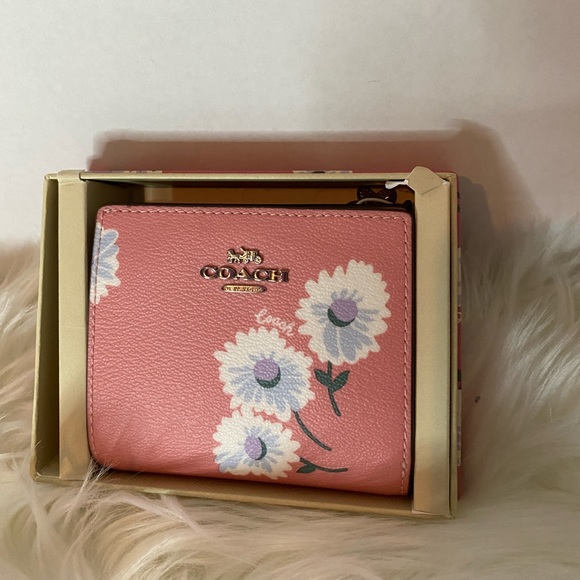 Coach Pink Daisy Snap NWT